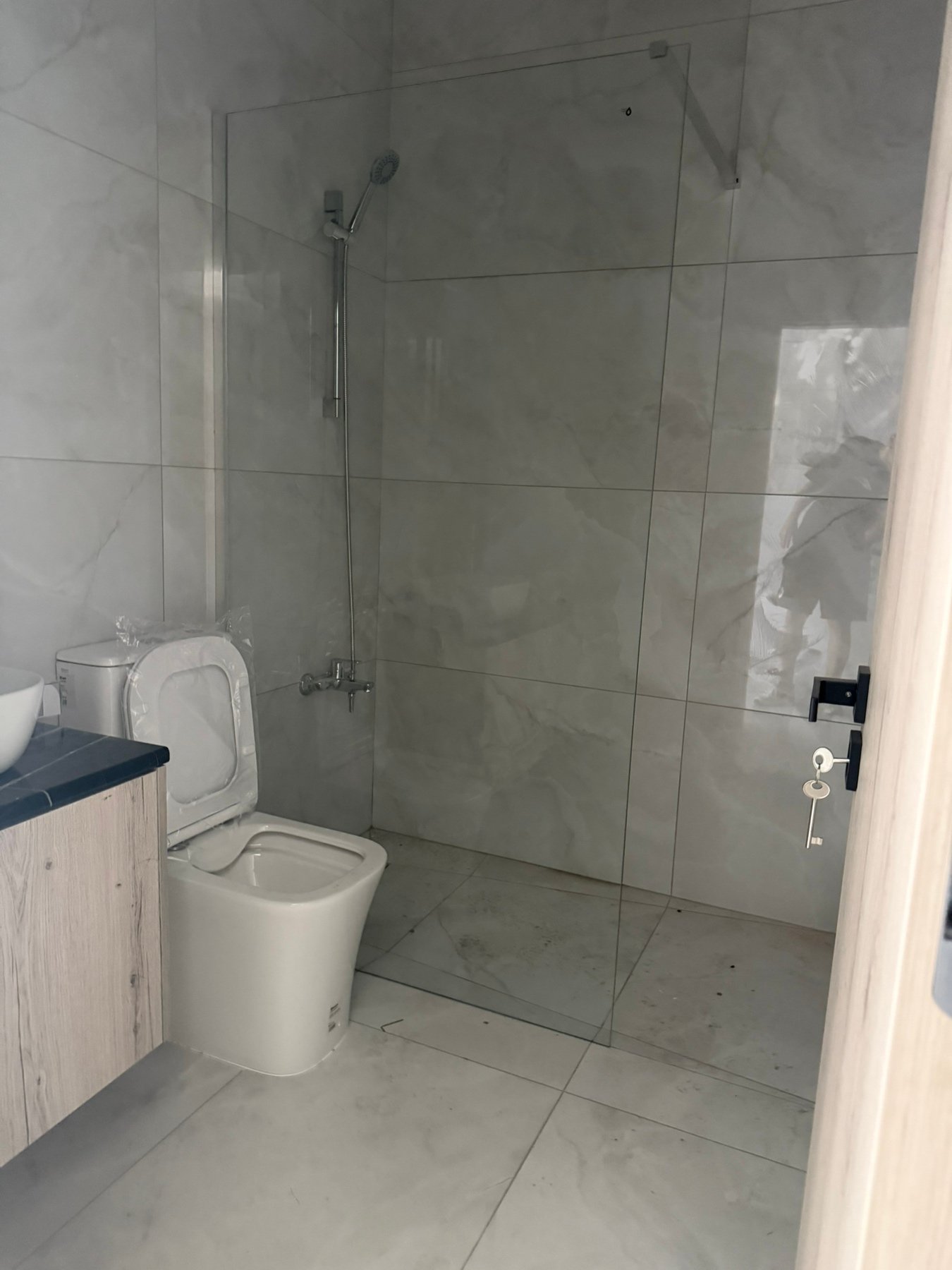 Bathroom in 1 bedroom apartment in mesa choria