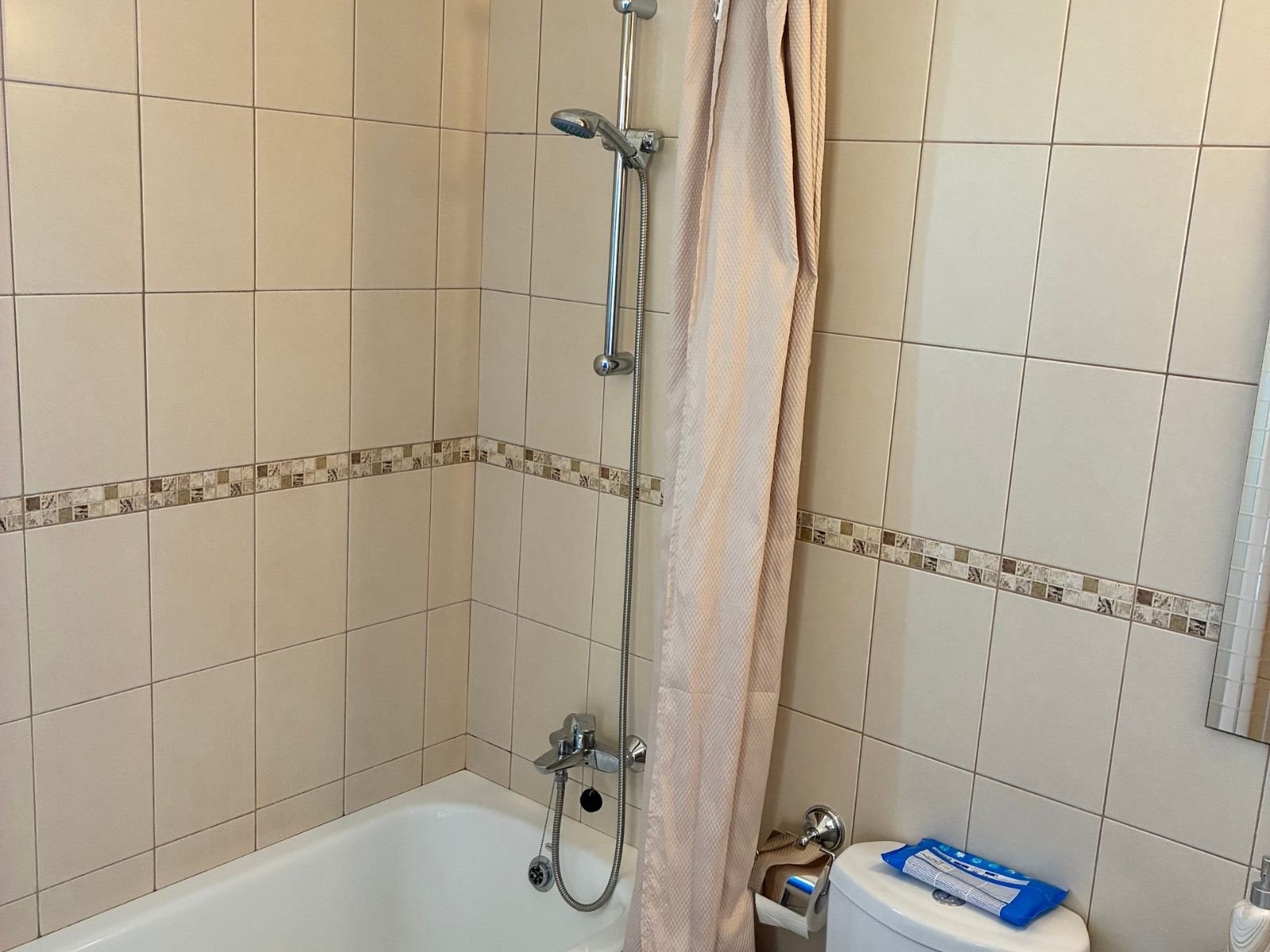 2 bedroom Townhouse with a communal pool in Konia paphos