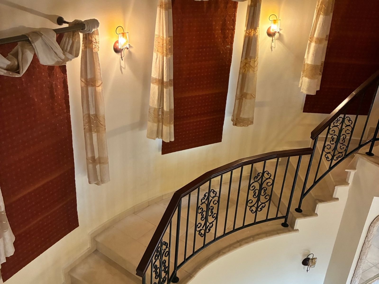 **Beautiful 5-Bedroom Villa in Konia – Spacious Plot with Private Pool, Parking & Mature Gardens** **Beautiful 5-Bedroom Villa in Konia – Spacious Plot with Private Pool, Parking & Mature Gardens**