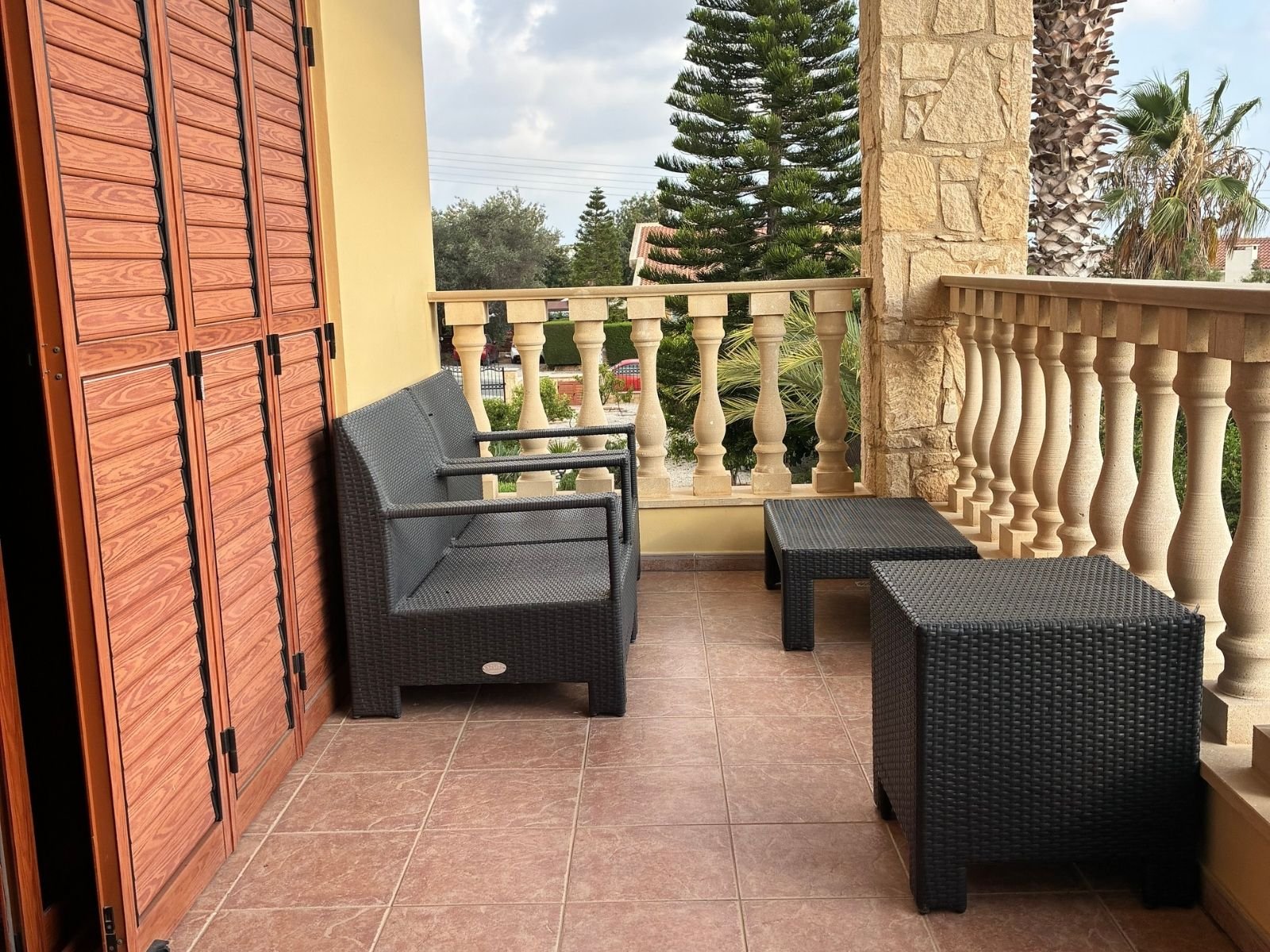 **Beautiful 5-Bedroom Villa in Konia – Spacious Plot with Private Pool, Parking & Mature Gardens** **Beautiful 5-Bedroom Villa in Konia – Spacious Plot with Private Pool, Parking & Mature Gardens**