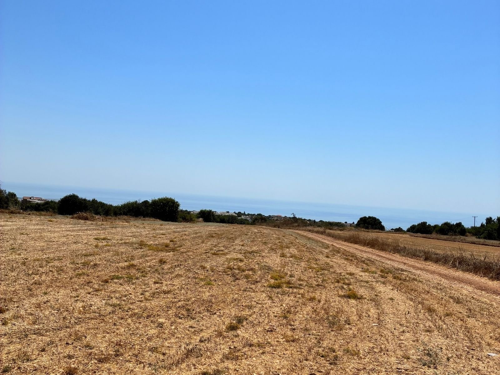 Large plot of residentual LAnd in Tala tremeithousa paphos