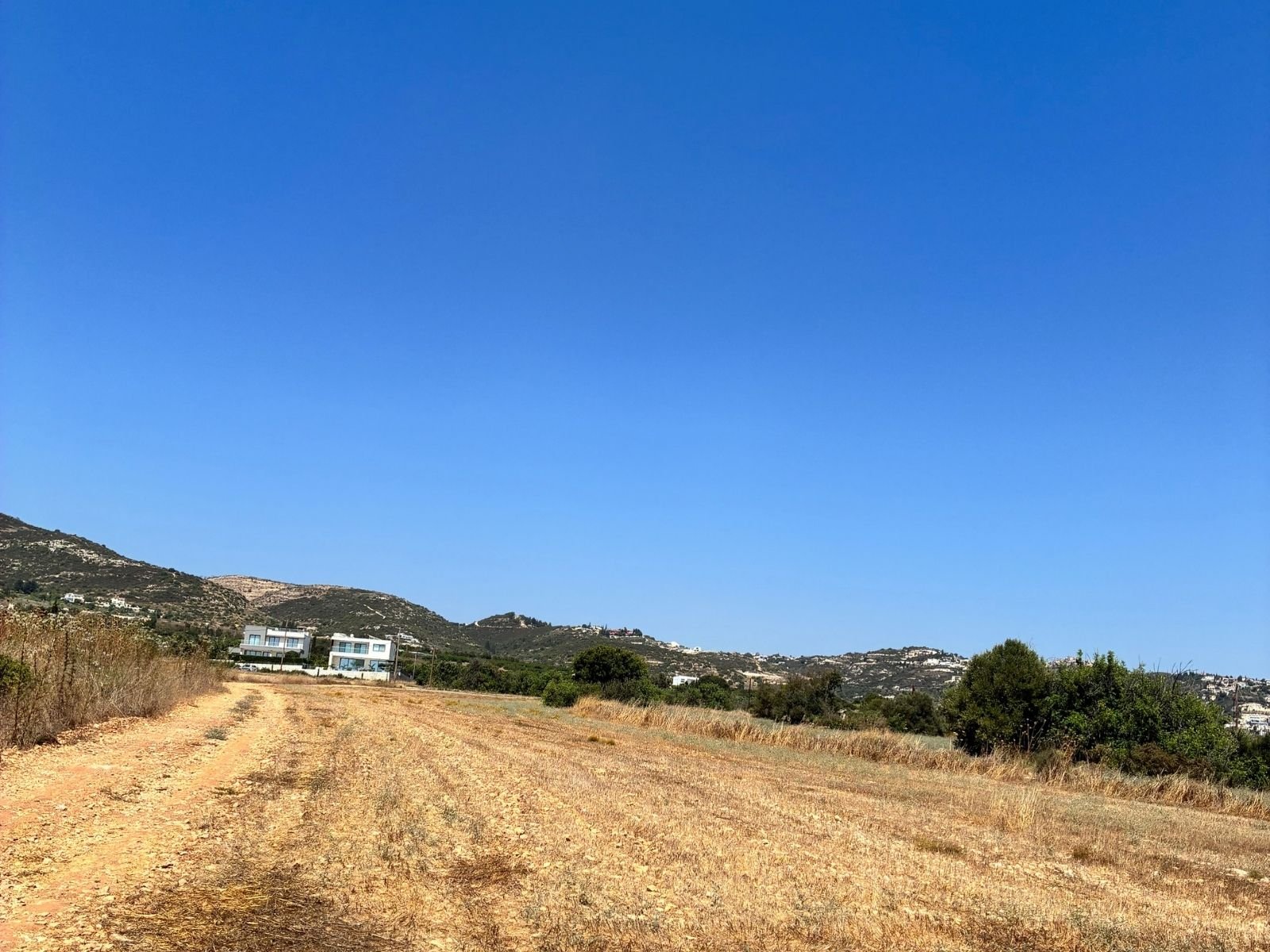 Large plot of residentual LAnd in Tala tremeithousa paphos