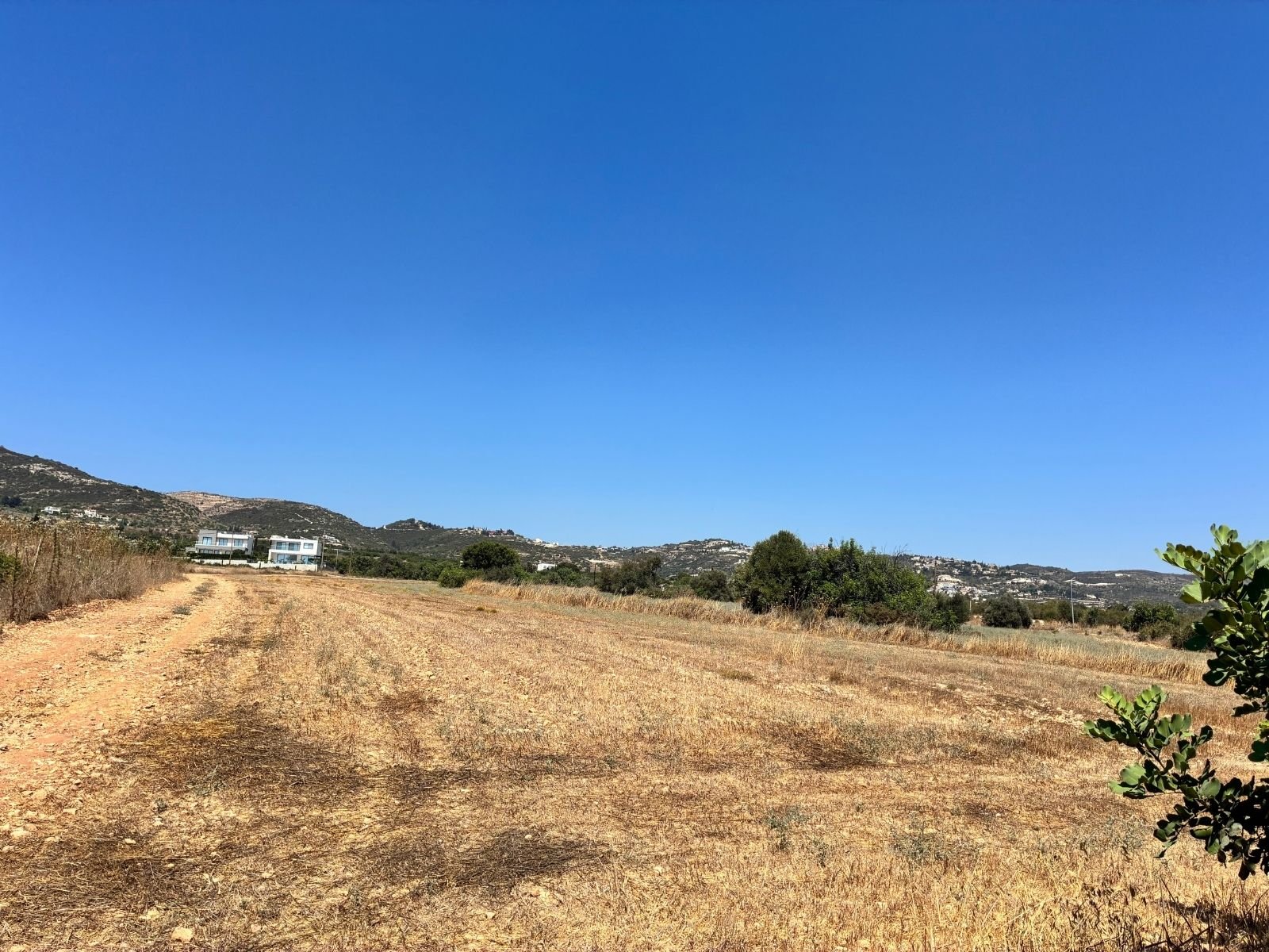 Large plot of residentual LAnd in Tala tremeithousa paphos
