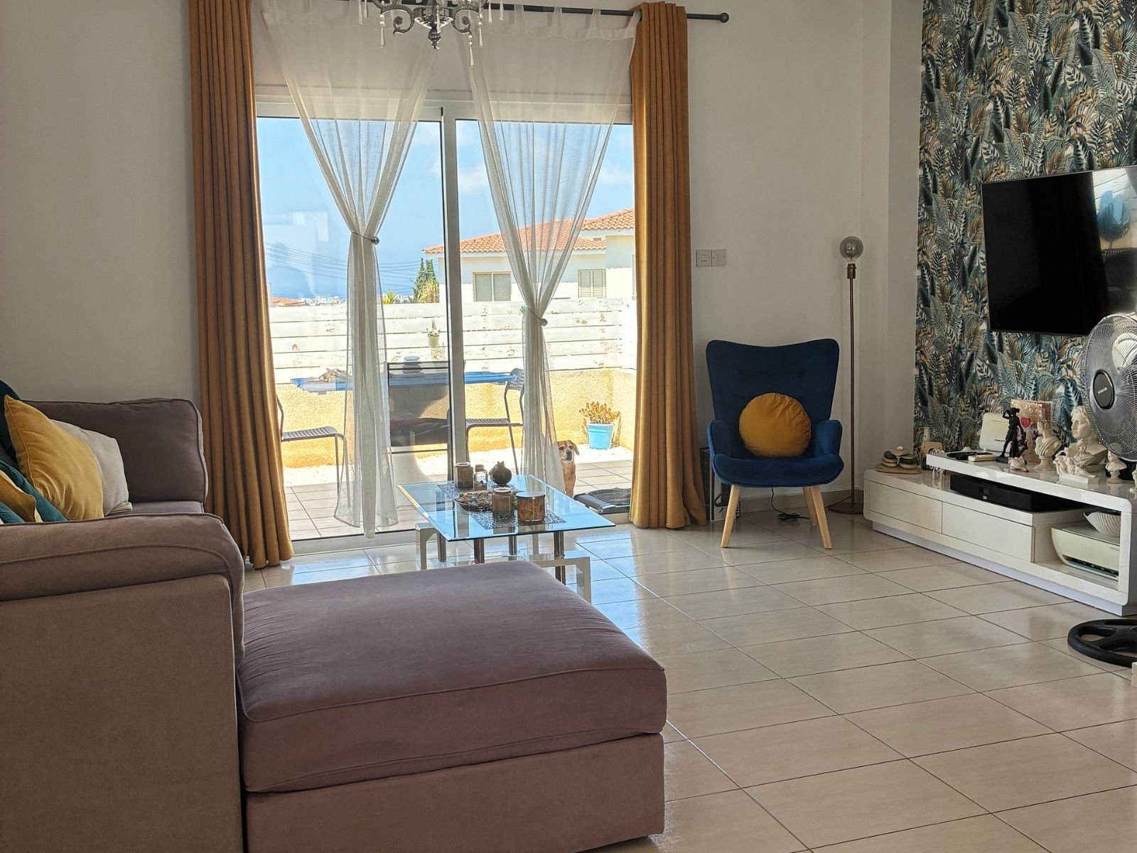 2 bedroom Townhouse with a communal pool in Konia paphos
