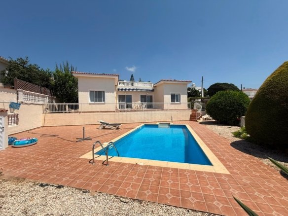 3-Bedroom Bungalow with Private Pool and Sea Views for Rent in Tala, Paphos