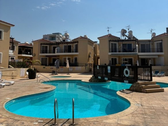 4 bedroom semi detached house in Universal, paphos