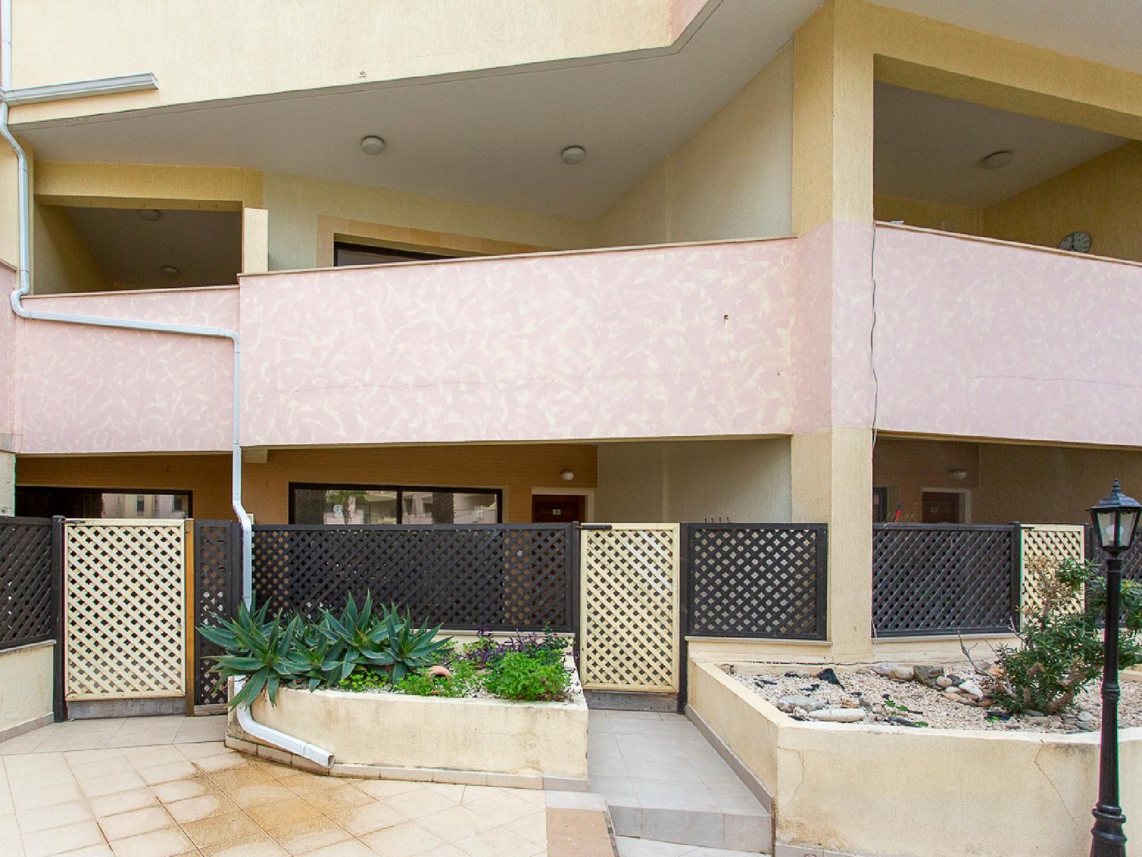 2 Bedroom Townhouse in Kato Paphos close to the mall