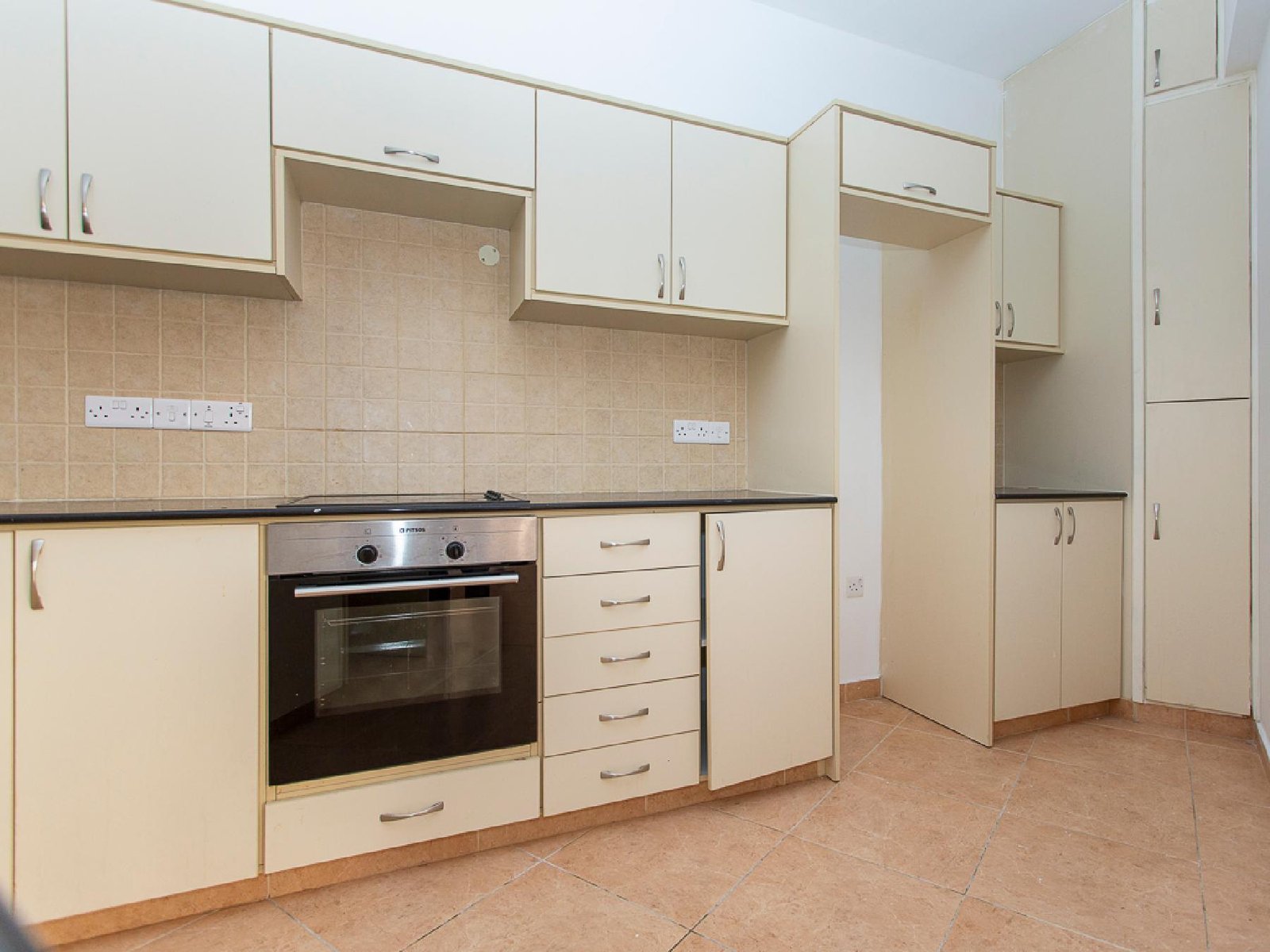 2 Bedroom Townhouse in Kato Paphos close to the mall