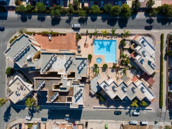 2 Bedroom Apartment with Communal pool in Universal, Paphos