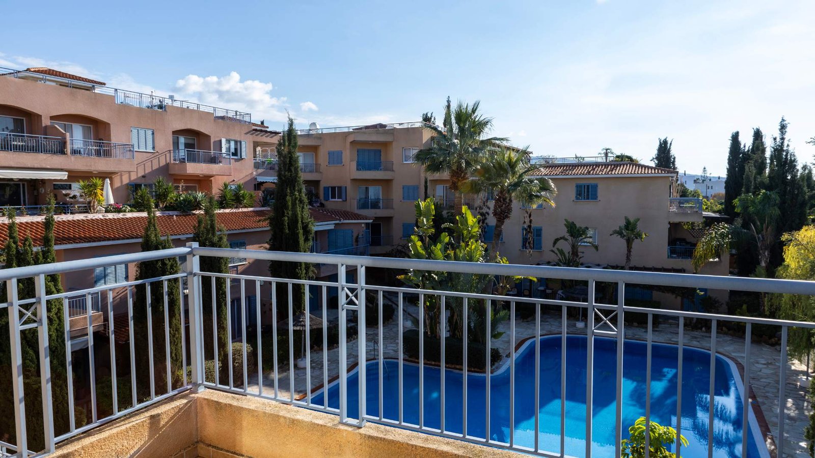 2 Bedroom Apartment in Peyia