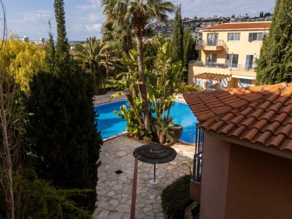 2 Bedroom Apartment in Peyia