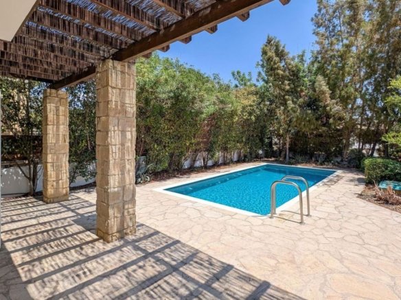 3 Bedroom Villa with private pool close to amenities in Peyia, Paphos