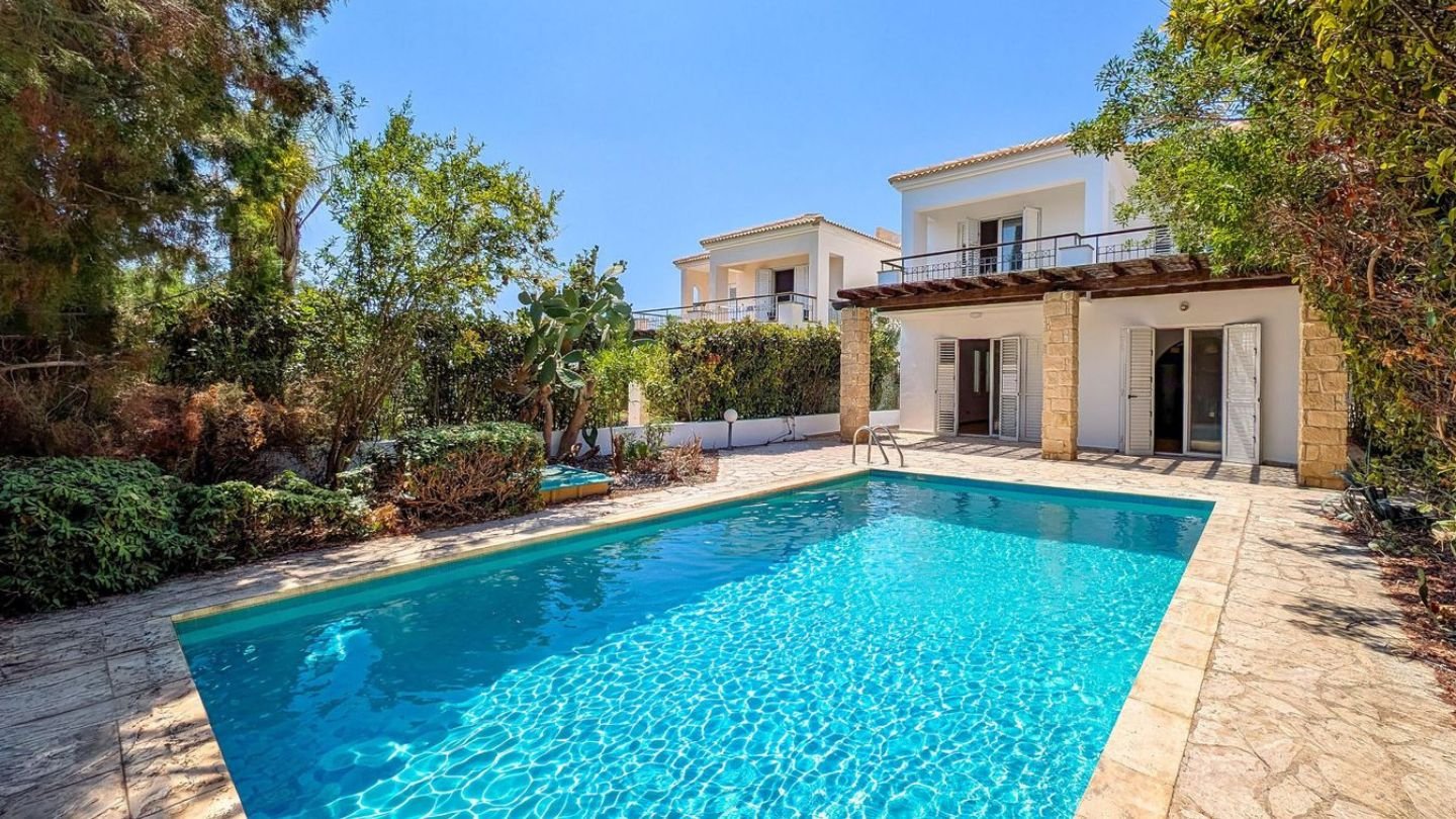 3 Bedroom VIlla with private pool close to amenities in Peyia, Paphos 3 Bedroom VIlla with private pool close to amenities in Peyia, Paphos