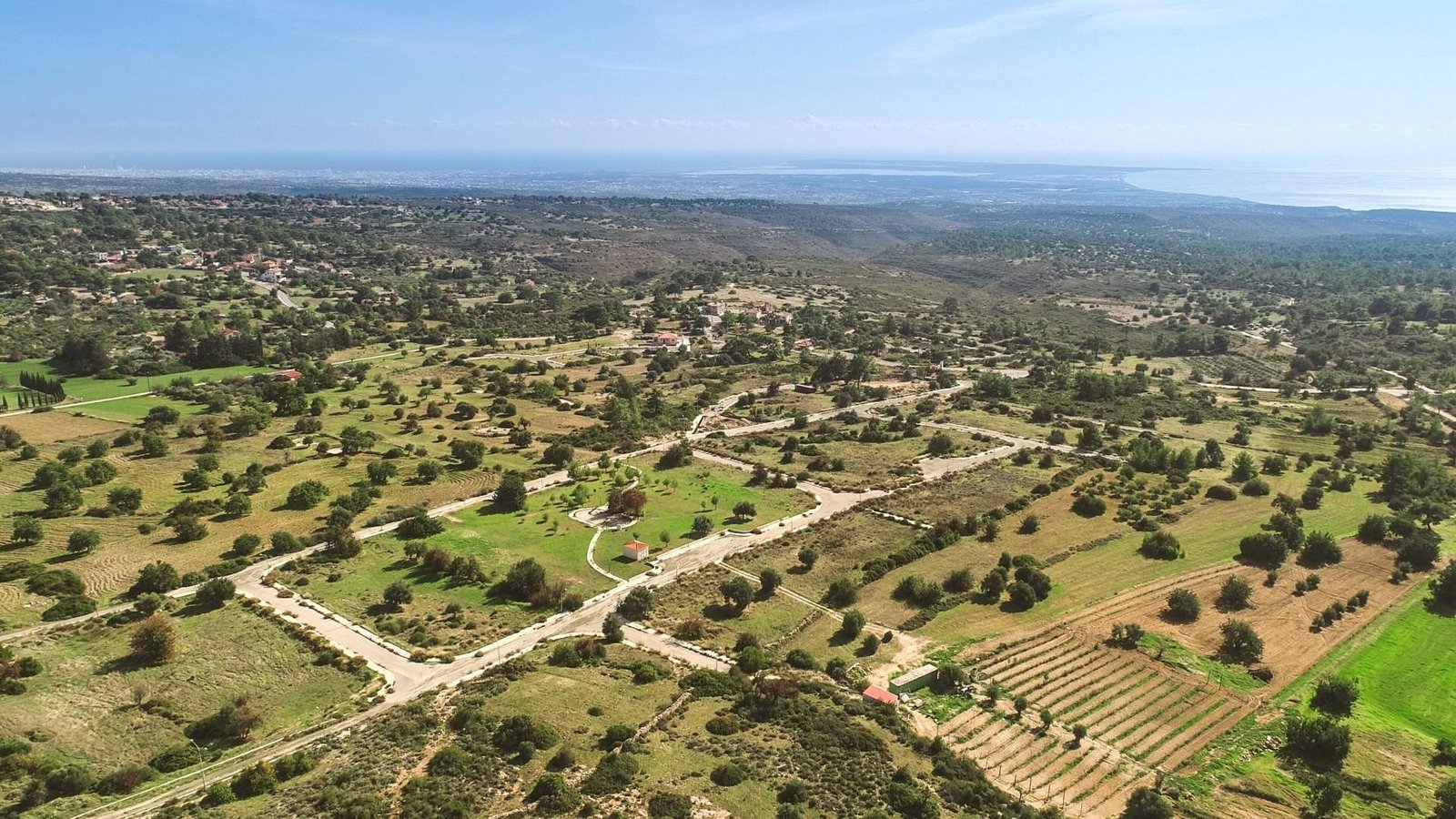 Land in Souni-Zanatzia