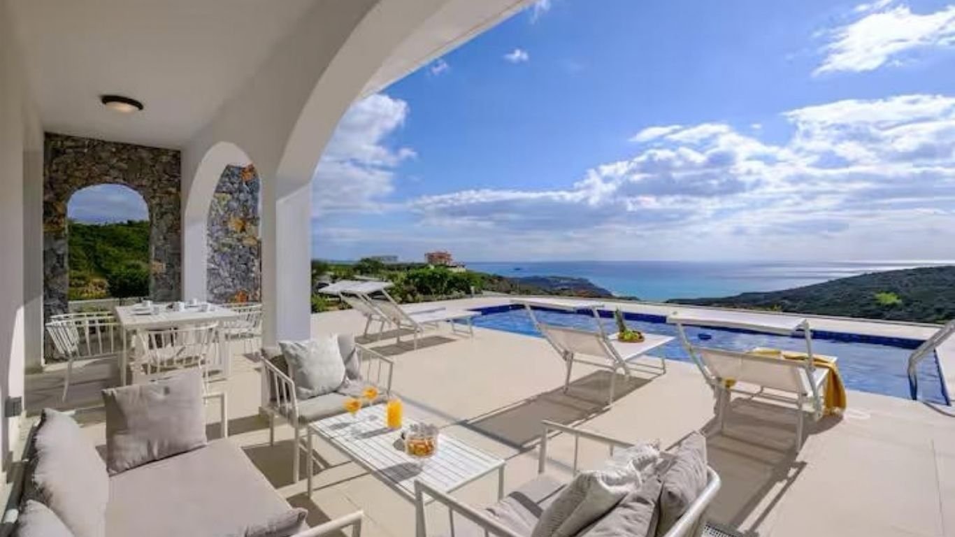 Modern 3 Bedroom Villa with Stunning Seaview's in Pissouri.
