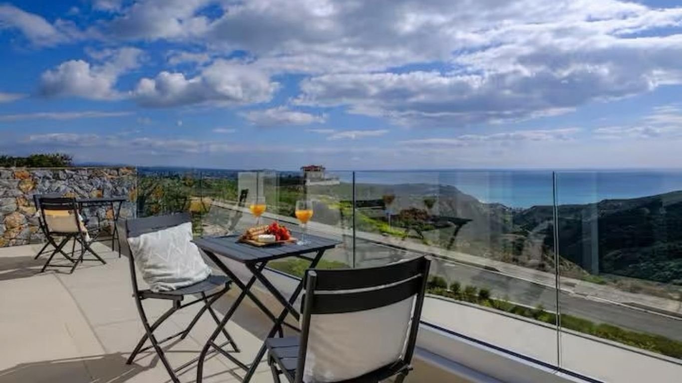Modern 3 Bedroom Villa with Stunning Seaview's in Pissouri.