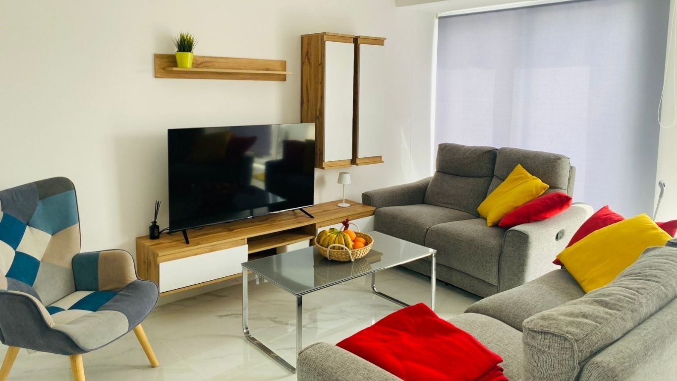 v 3 Bedroom Townhouse for Rent in the Heart of Kato Paphos