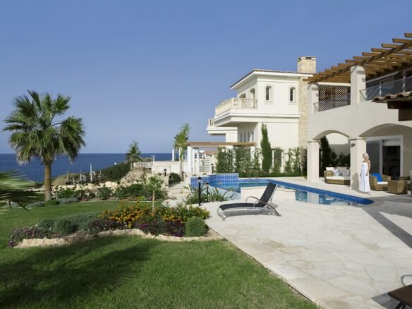 6 Bedroom Villa in Coral Bay