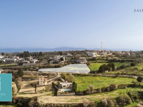 Land in Tsada
