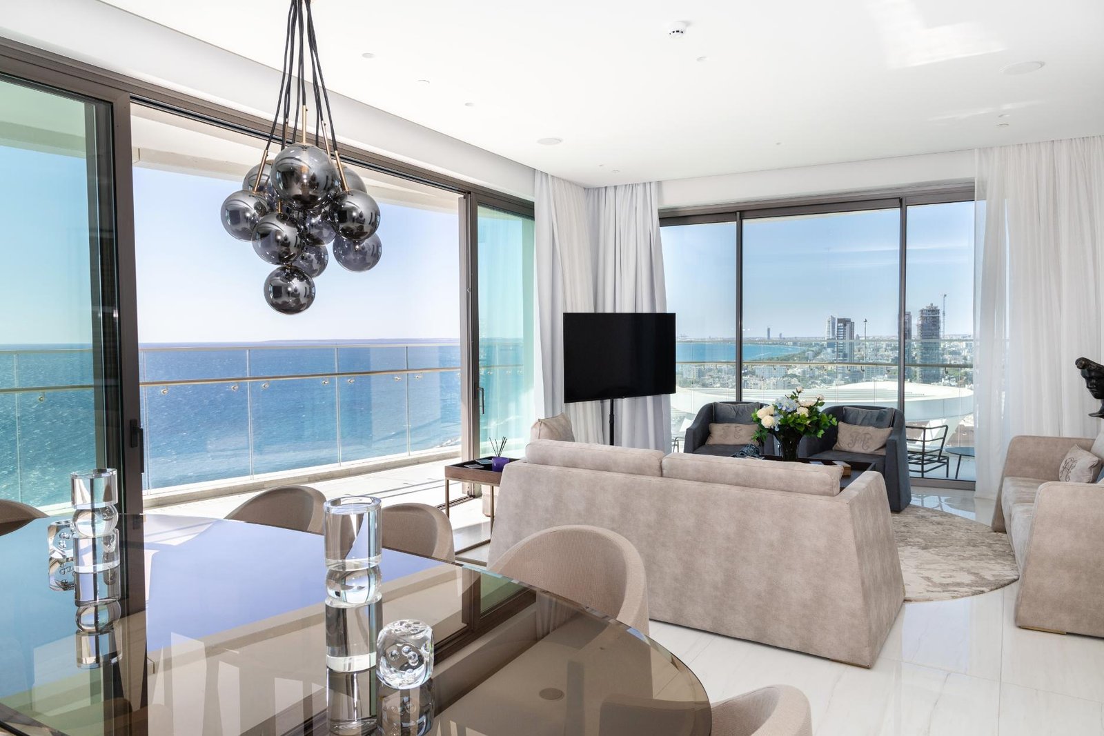4 Bedroom Penthouse in Limassol 4 Bedroom Penthouse in Limassol