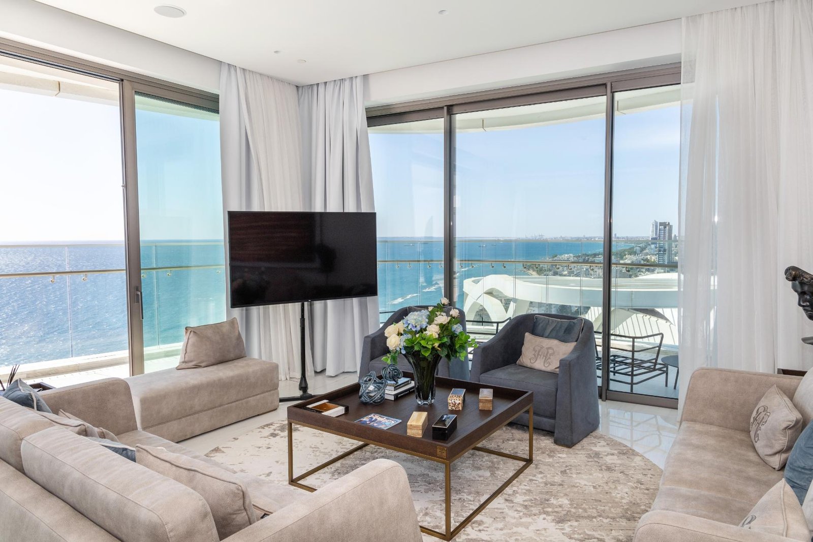4 Bedroom Penthouse in Limassol 4 Bedroom Penthouse in Limassol