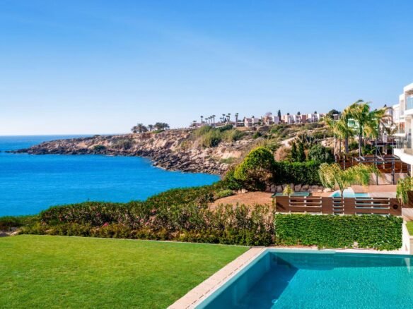 6 Bedroom Villa in Chloraka