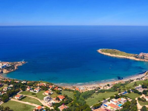 Land in Coral Bay