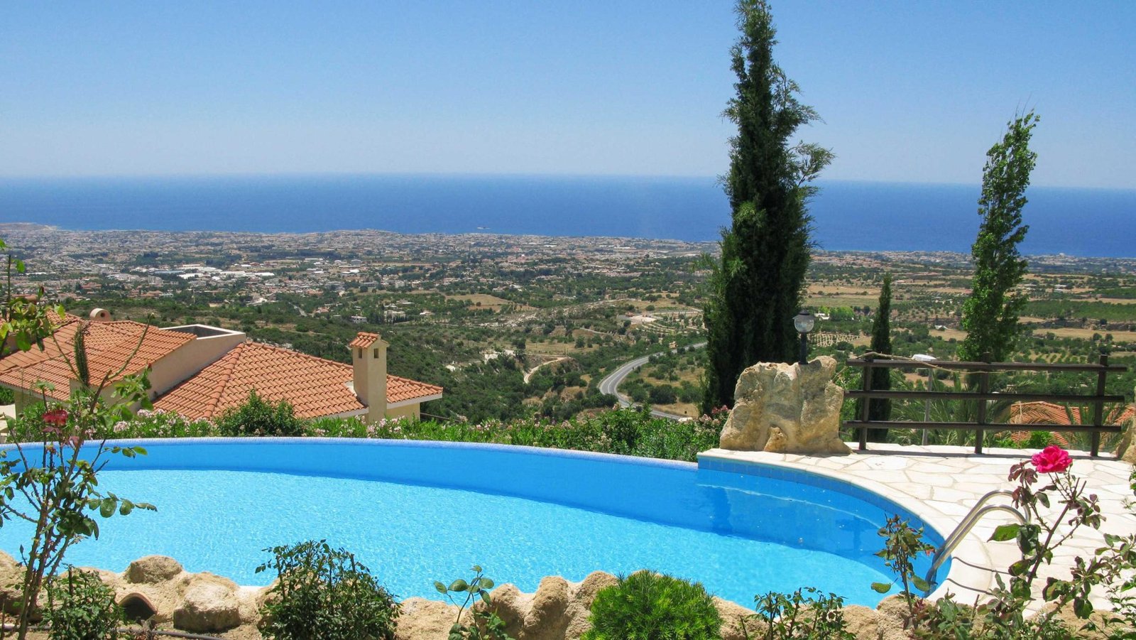 4 Bedroom Villa in Tsada