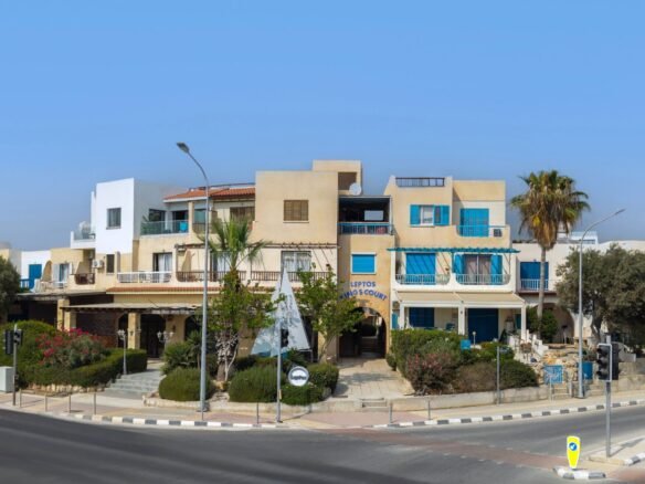 1 Bedroom Apartment in Tombs of the Kings