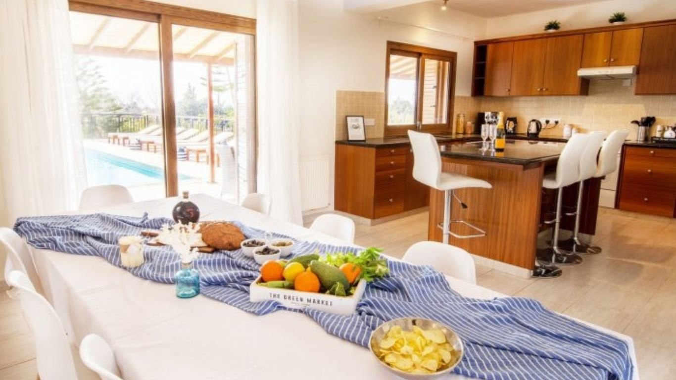 4 Bedroom Villa in St George , Paphos
