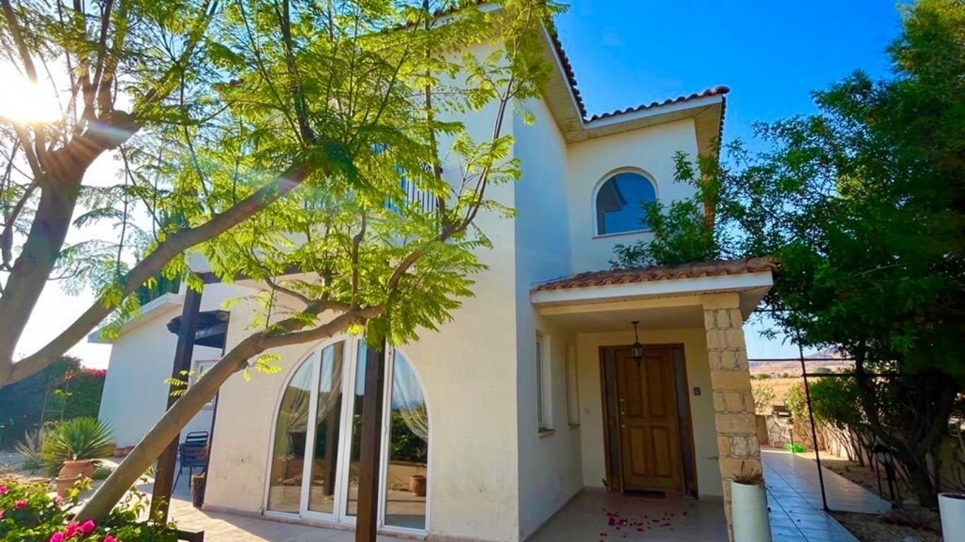Charming 3 bedroom Villa, Seaview’s and large Plot in Anarita, Paphos. Charming 3 bedroom Villa, Seaview's and large Plot in Anarita, Paphos.