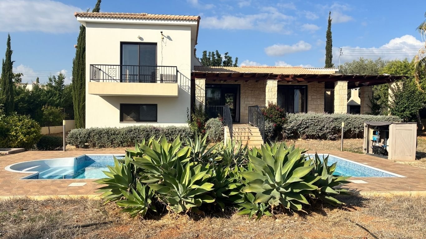 4 Bedroom 3 bathroom Bungalow in Secret Valley, Paphos