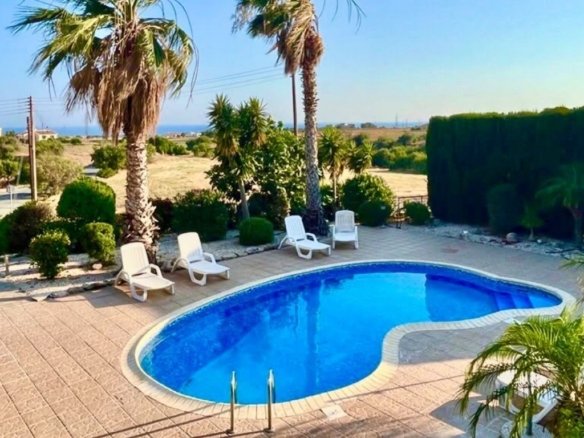Charming 3 bedroom Villa, Seaview's and large Plot in Anarita, Paphos.