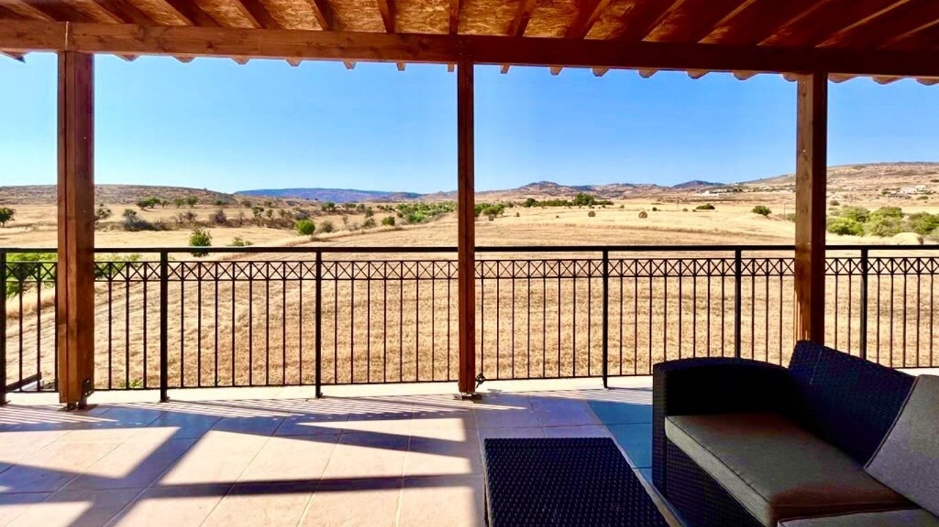 Charming 3 bedroom Villa, Seaview’s and large Plot in Anarita, Paphos. Charming 3 bedroom Villa, Seaview's and large Plot in Anarita, Paphos.
