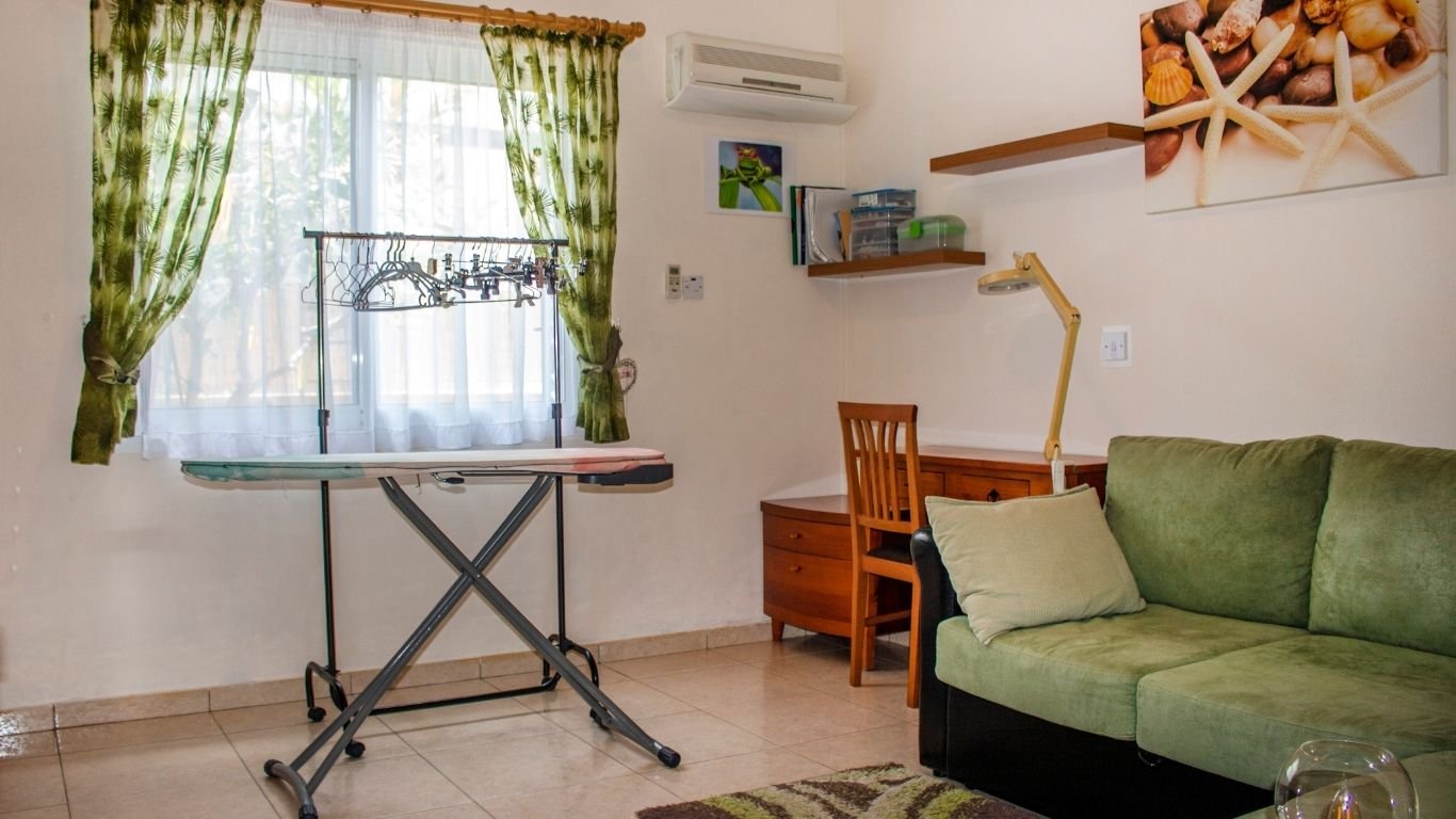 3 Bedroom Bungalow with a pool in Kissonerga, Paphos