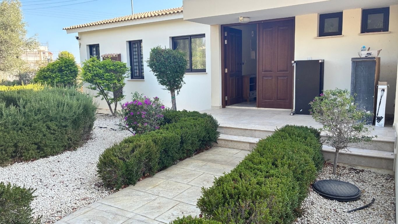 4 Bedroom 3 bathroom Bungalow in Secret Valley, Paphos