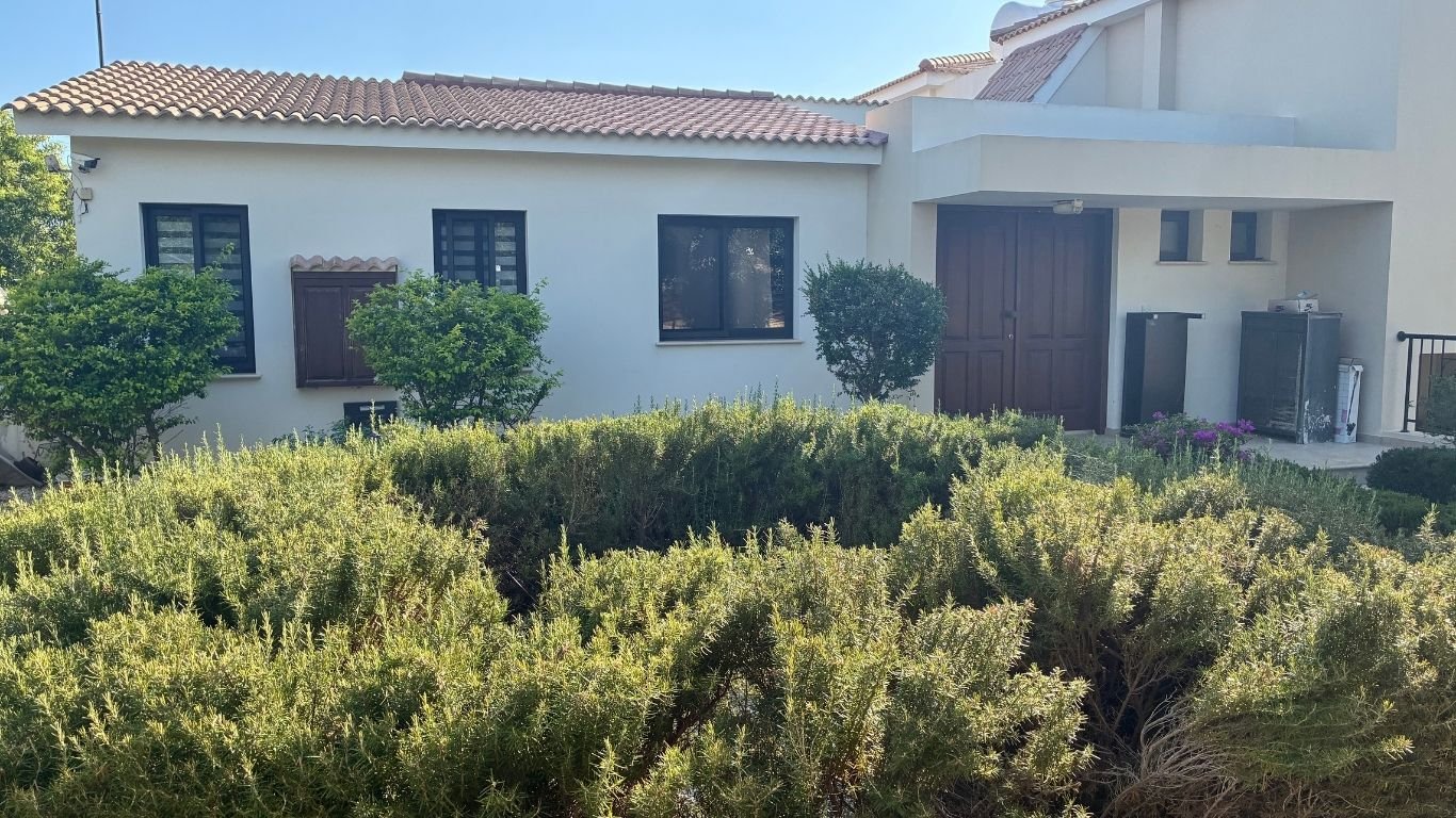 4 Bedroom 3 bathroom Bungalow in Secret Valley, Paphos