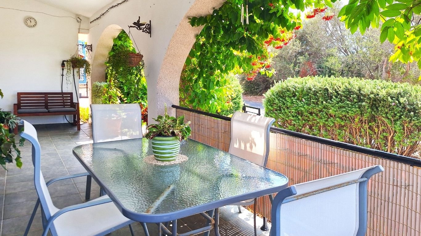 3 Bedroom Bungalow with a pool in Kissonerga, Paphos