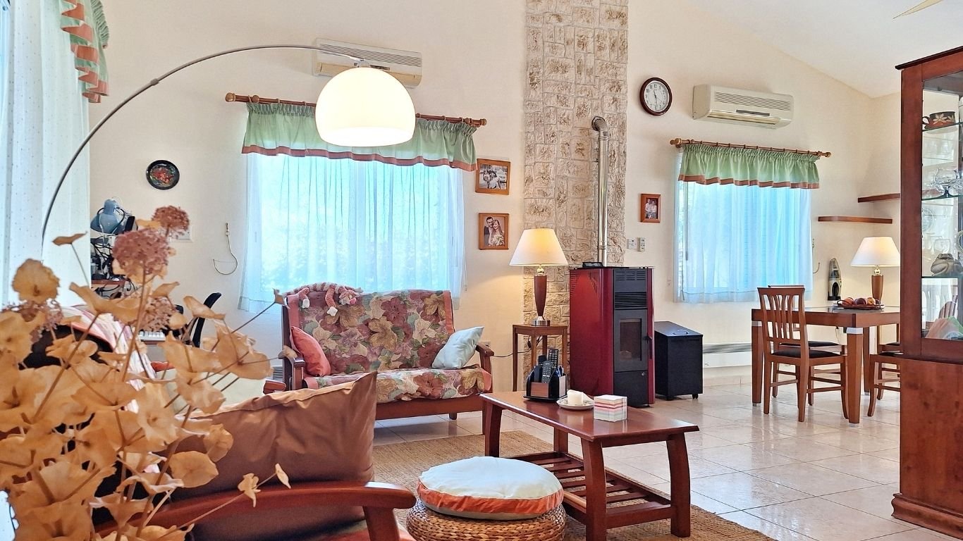 3 Bedroom Bungalow with a pool in Kissonerga, Paphos