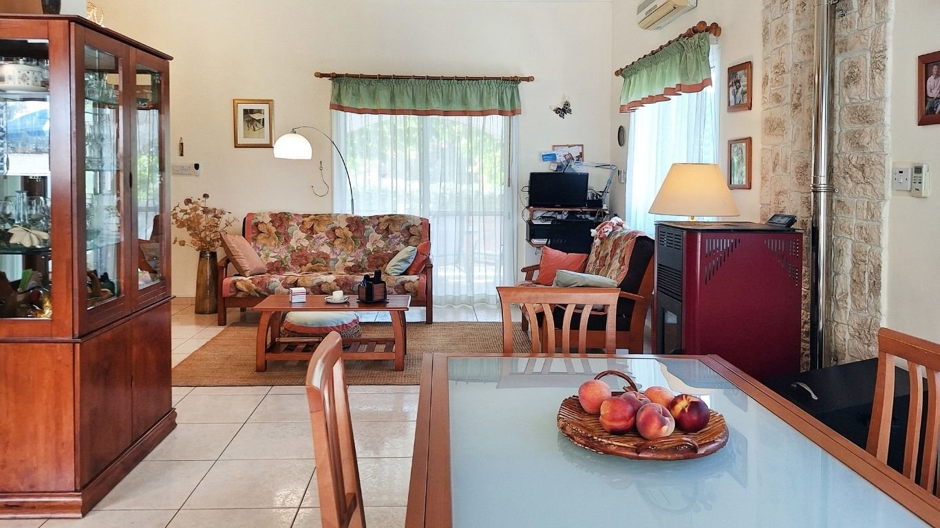 3 Bedroom Bungalow with a pool in Kissonerga, Paphos